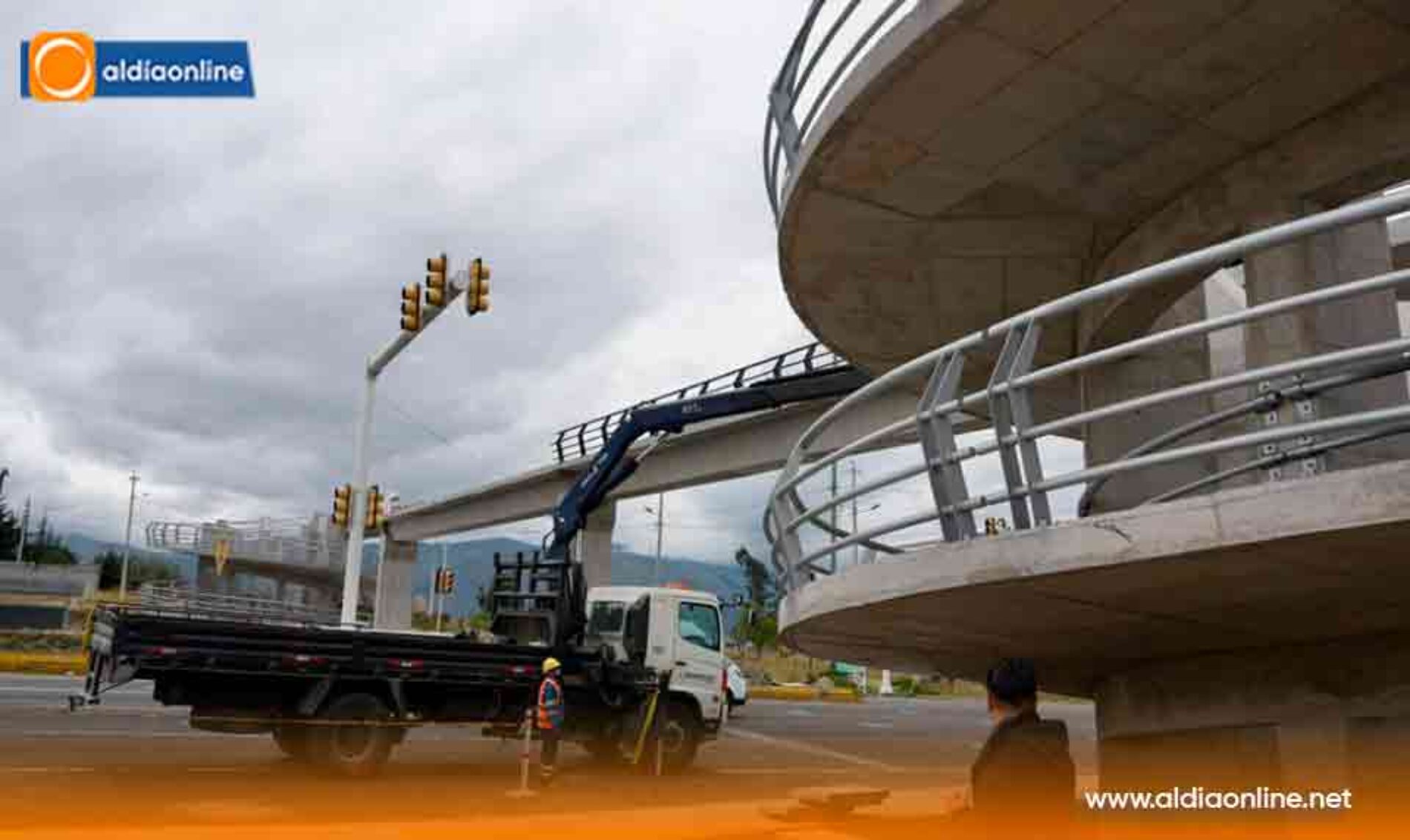 PASO PEATONAL ELEVADO “EL CHAN” ALCANZA 85% DE AVANCE Y BUSCA REDUCIR ACCIDENTES EN LA E35