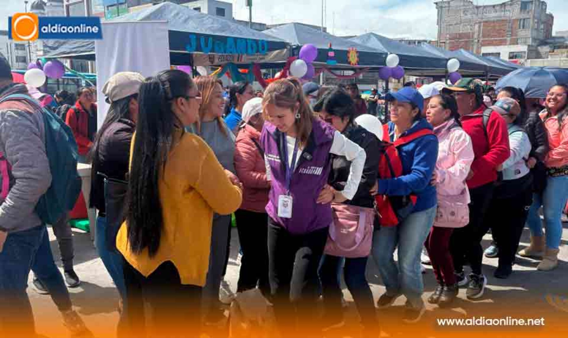 FERIA “EMPRENDE” HOMENAJEO A LAS MADRES Y FORTALECIÓ EL APOYO A MUJERES EMPRENDEDORAS (Video)