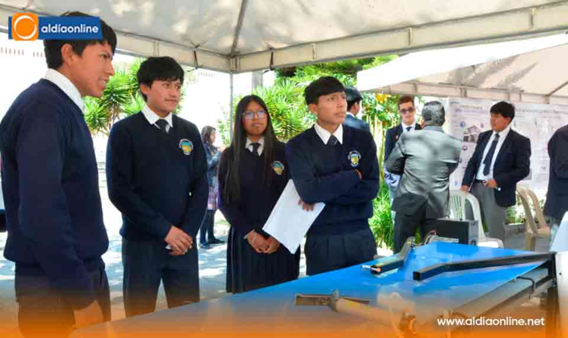 LATACUNGA APUESTA POR EL FUTURO Y JÓVENES DESLUMBRAN EN LA TERCERA FERIA DE INNOVACIÓN TECNOLÓGICA (Videos)