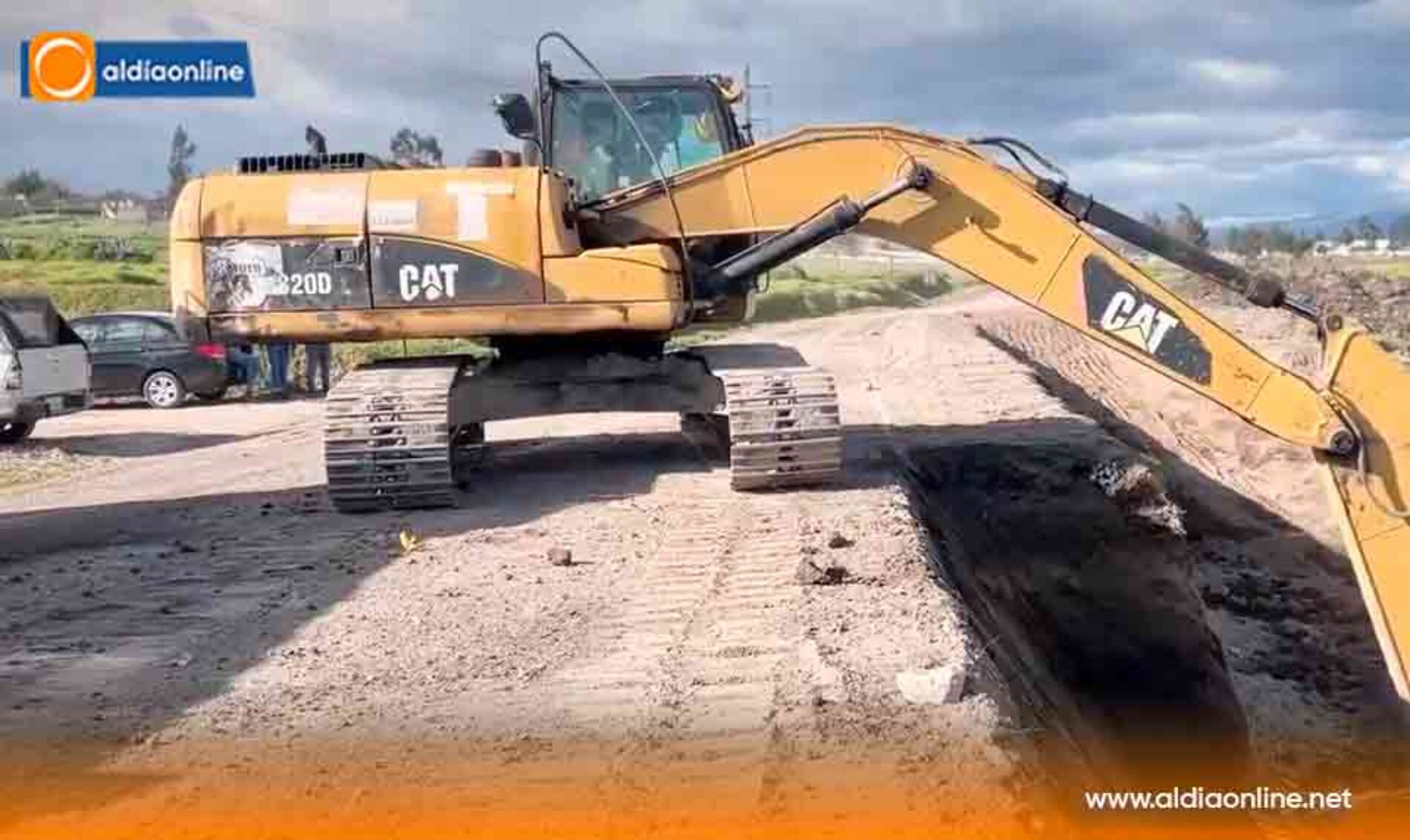 ALCALDE DE LATACUNGA, FABRICIO  TINAJERO, CONFIRMA AVANCES  EN DIFERENTES FRENTES. (Video)