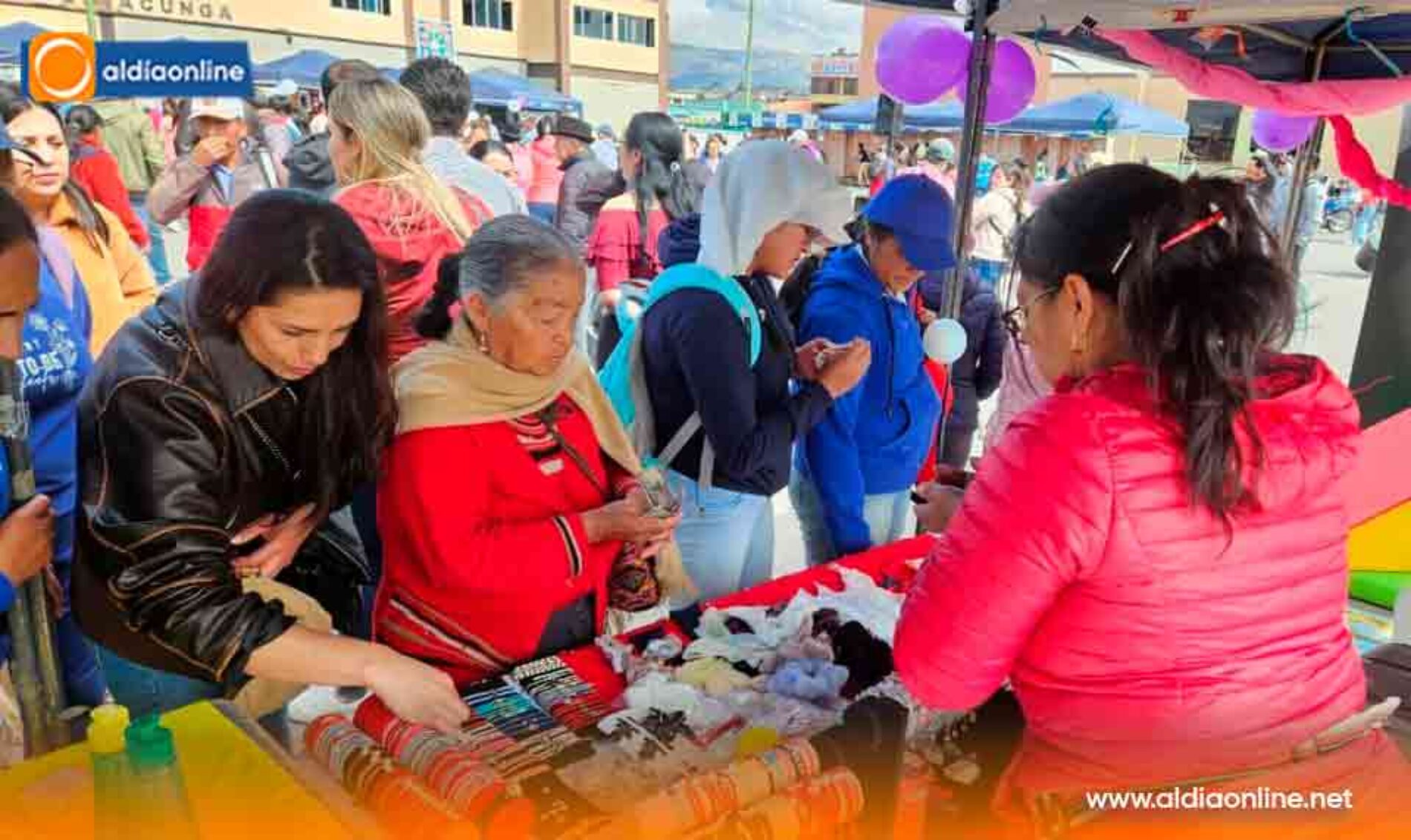 FERIA “EMPRENDE” HOMENAJEO A LAS MADRES Y FORTALECIÓ EL APOYO A MUJERES EMPRENDEDORAS (Video)