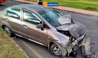 FUERTE CHOQUE ENTRE BUS Y AUTOMÓVIL ALTERA LA CALMA EN LA VÍA SAQUISILÍ–LATACUNGA