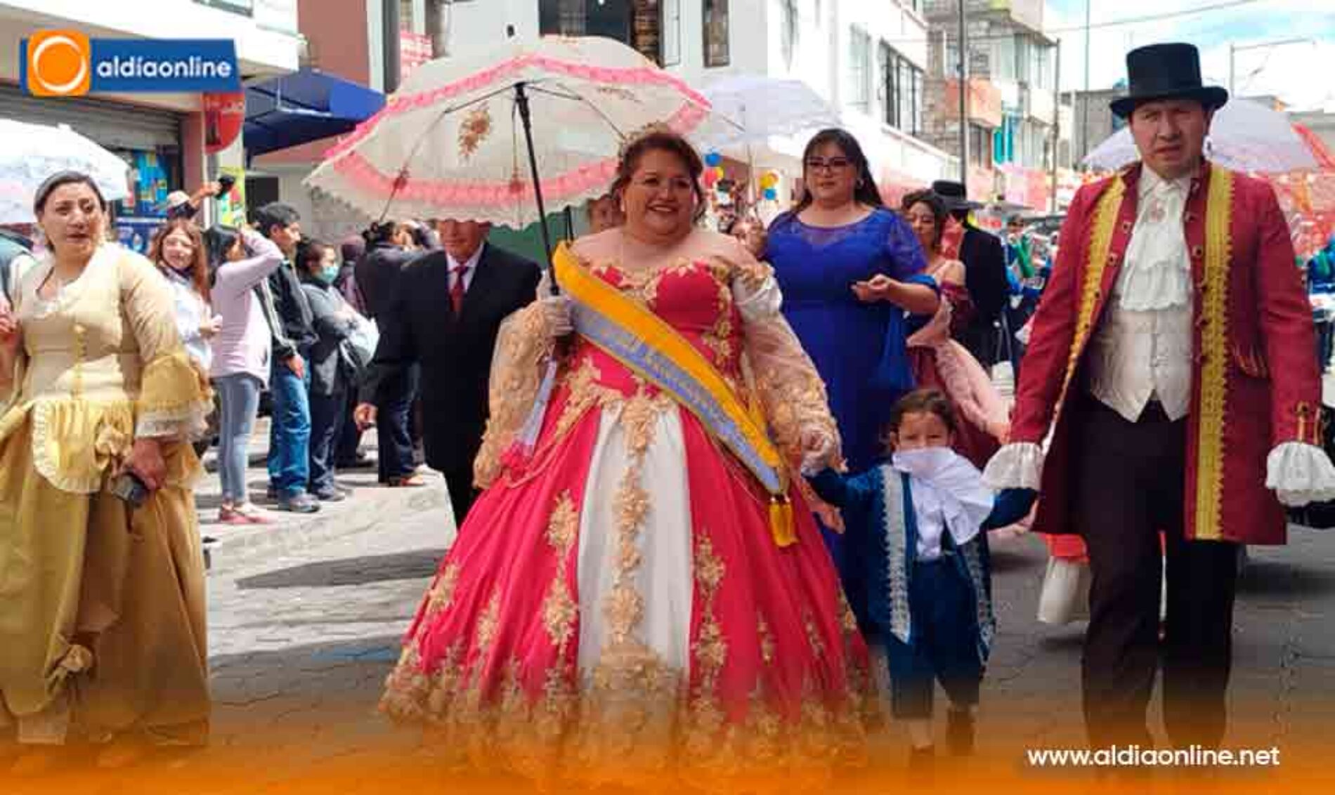 MORADORES DE LA CALLE DOS DE MAYO REVIVE LA PRESENCIA HISTÓRICA DEL MARISCAL SUCRE DE 1820 (Video)