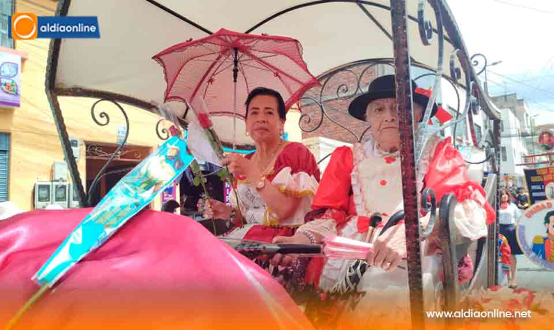 MORADORES DE LA CALLE DOS DE MAYO REVIVE LA PRESENCIA HISTÓRICA DEL MARISCAL SUCRE DE 1820 (Video)