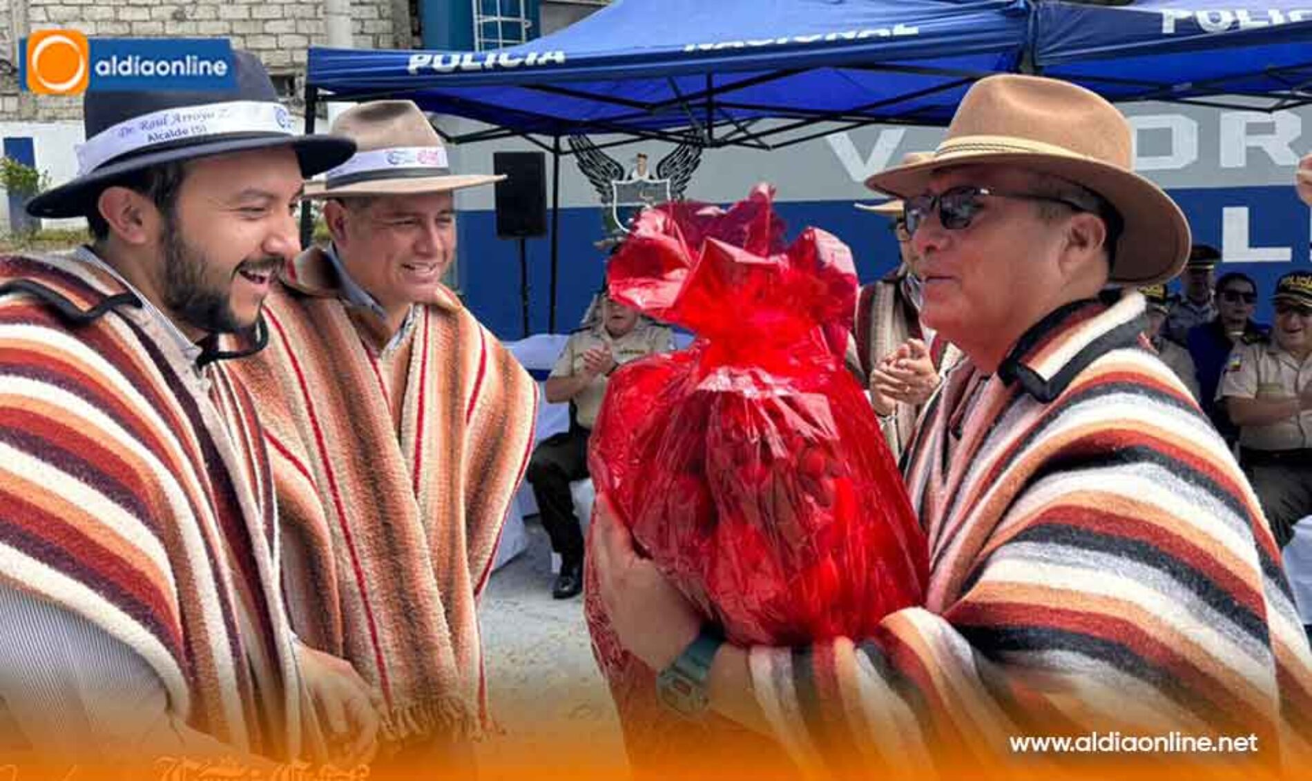 COMANDANTE DE POLICÍA DE LA ZONA 3 SE SUMA COMO PRIOSTE DEL CORPUS CHRISTI 2026 DE PUJILÍ