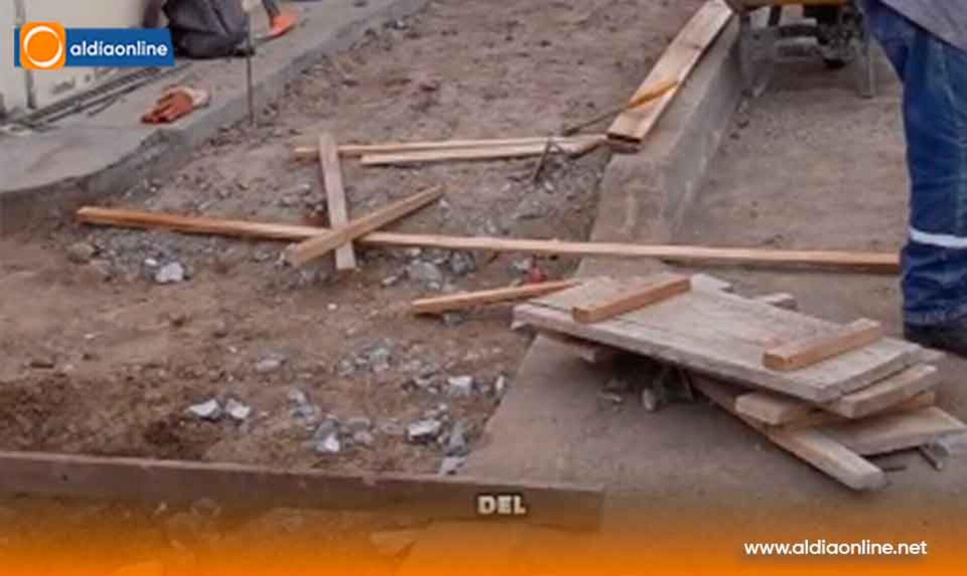 INICIA CONSTRUCCIÓN DE 1,5 KILÓMETROS DE ACERAS EN EL BARRIO SAN MARCOS SALCEDO MEDIANTE TRABAJO CONJUNTO CON LA PREFECTURA