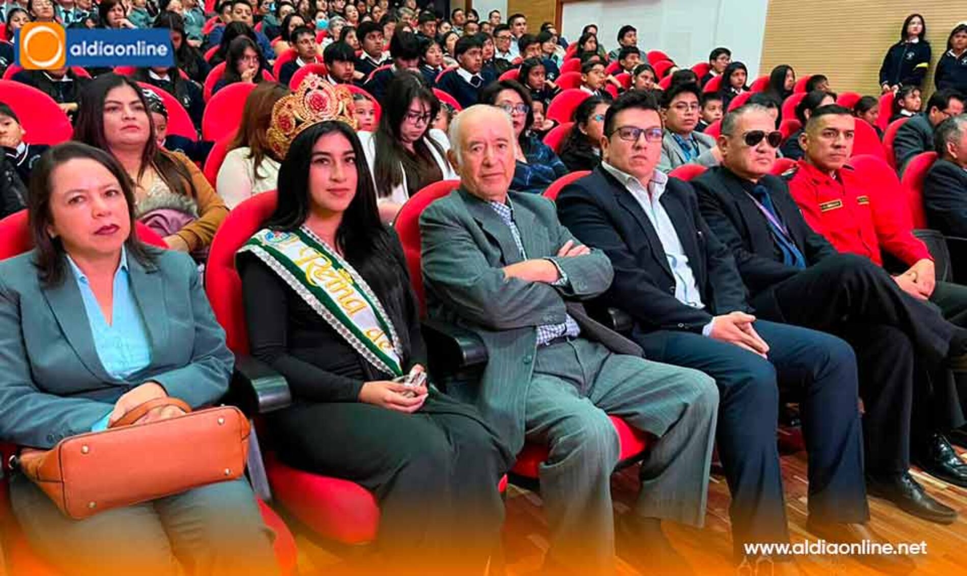 ALCALDE JUAN PAUL PACHECO DESTACA EL LEGADO EDUCATIVO DE LA UNIDAD EDUCATIVA ROSA ZÁRATE EN SU ANIVERSARIO