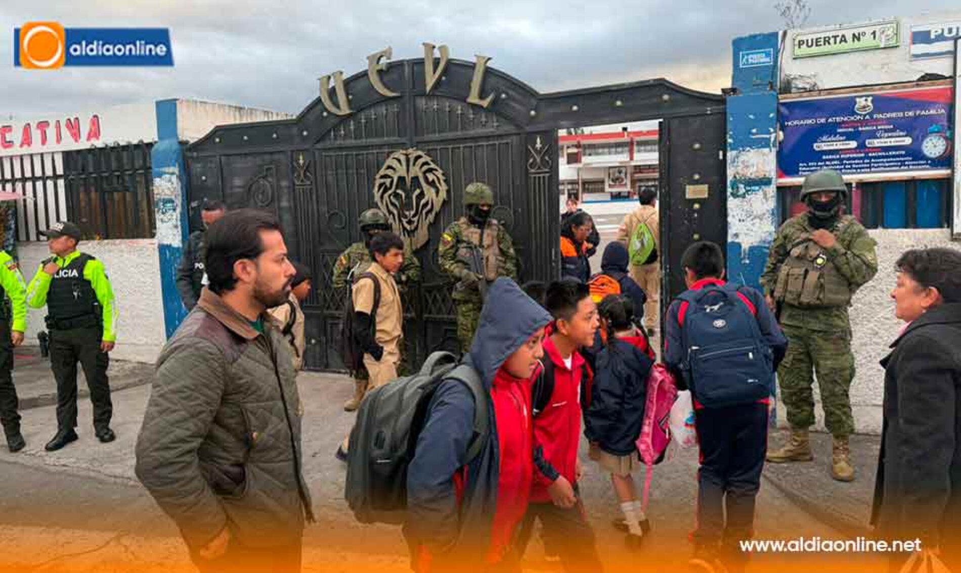 GOBERNADOR DE COTOPAXI REFUERZA CONTROLES DE SEGURIDAD EN LA UNIDAD EDUCATIVA VICENTE LEÓN