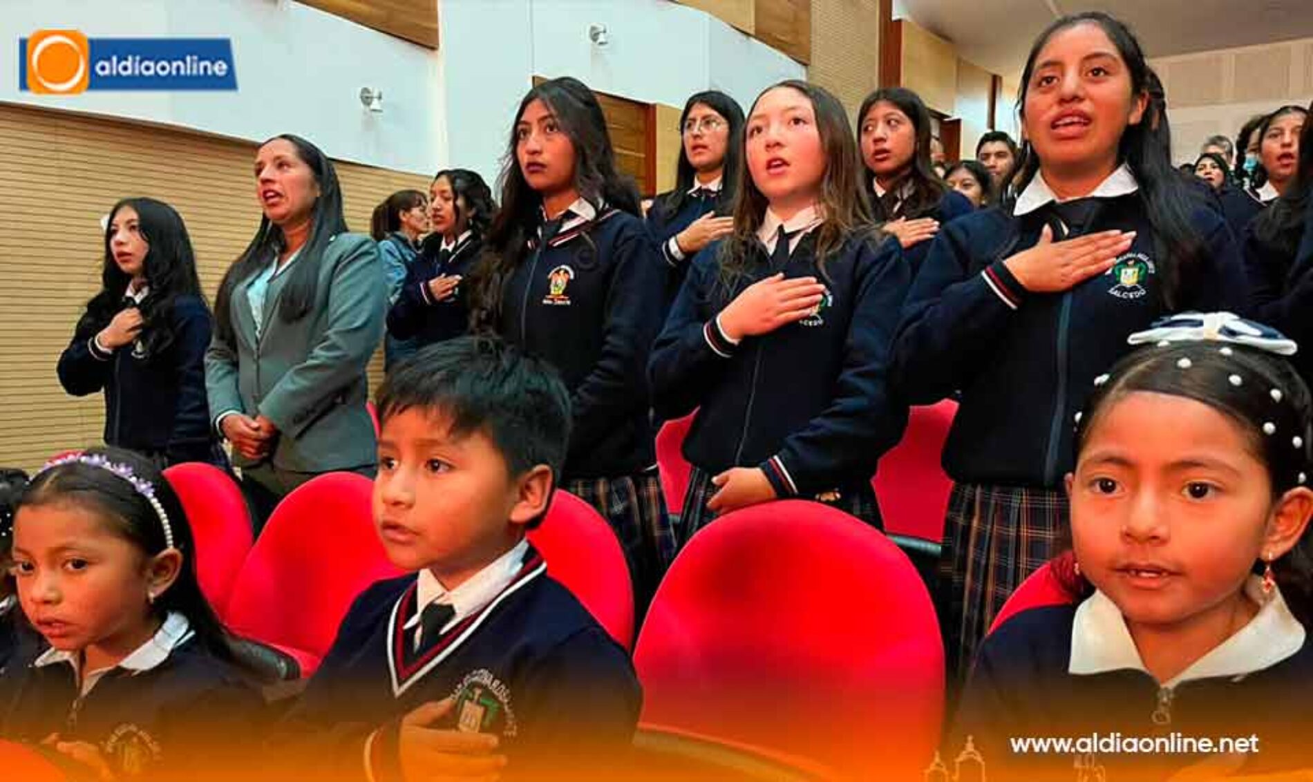 ALCALDE JUAN PAUL PACHECO DESTACA EL LEGADO EDUCATIVO DE LA UNIDAD EDUCATIVA ROSA ZÁRATE EN SU ANIVERSARIO