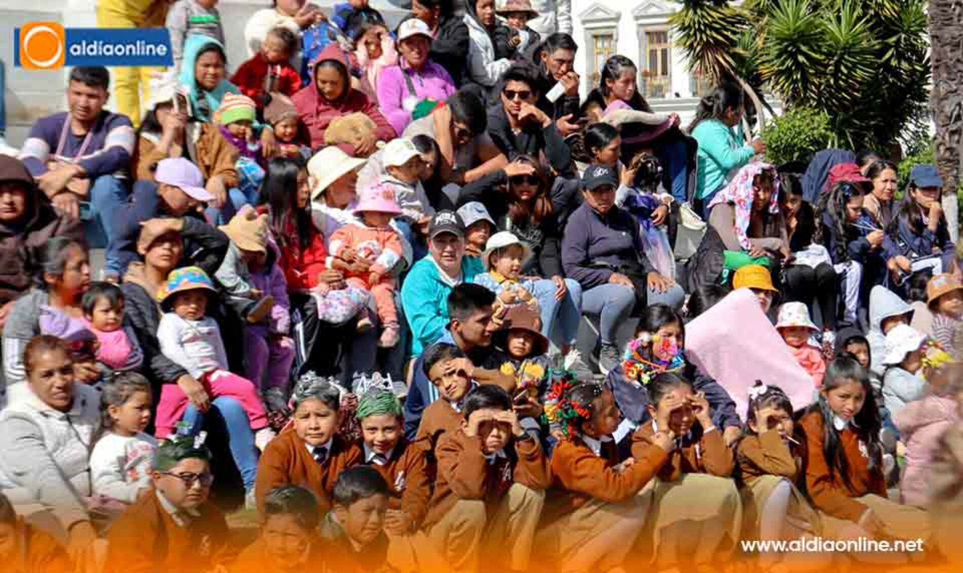 GOBERNADOR DE COTOPAXI RINDE HOMENAJE A NIÑOS Y NIÑAS EN SU DÍA