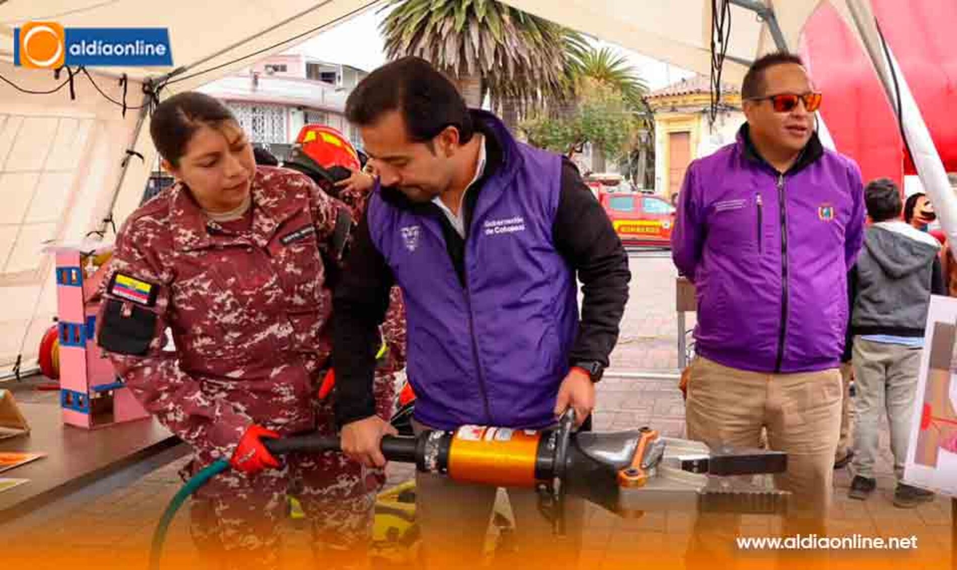 COTOPAXI FORTALECE SU PREPARACIÓN ANTE UNA POSIBLE ERUPCIÓN CON FERIA CIUDADANA Y SIMULACRO PROVINCIAL