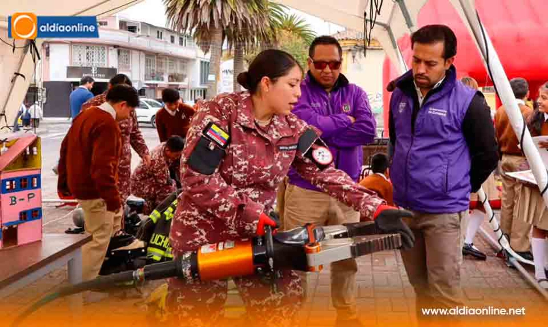 COTOPAXI FORTALECE SU PREPARACIÓN ANTE UNA POSIBLE ERUPCIÓN CON FERIA CIUDADANA Y SIMULACRO PROVINCIAL