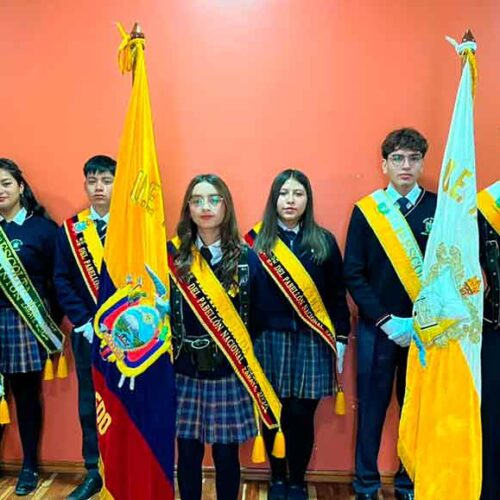 ALCALDE JUAN PAUL PACHECO DESTACA EL LEGADO EDUCATIVO DE LA UNIDAD EDUCATIVA ROSA ZÁRATE EN SU ANIVERSARIO