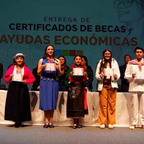 UTC FORTALECE EL ACCESO A LA EDUCACIÓN CON LA ENTREGA DE 400 BECAS Y AYUDAS ECONÓMICAS