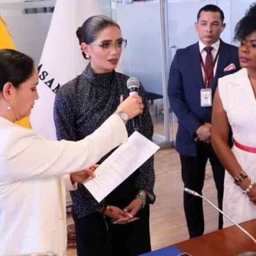 JHAJAIRA URRESTA ES LA NUEVA PRESIDENTA DEL GRUPO PARLAMENTARIO POR LOS DERECHOS DE LAS MUJERES