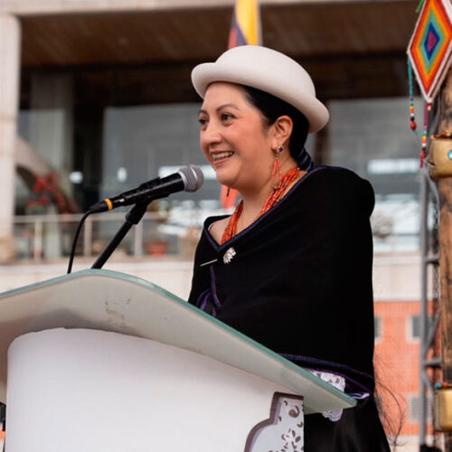 ALCALDESA DIANA CAIZA RECHAZA PRESIÓN POR ALZA DE PASAJES Y GARANTIZA LIBRE TRÁNSITO EN AMBATO