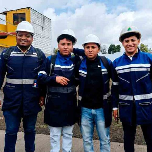 ESTUDIANTES DE INGENIERÍA ELÉCTRICA FORTALECEN SU FORMACIÓN PROFESIONAL EN PROYECTOS DE ALUMBRADO PÚBLICO JUNTO A ELEPCO