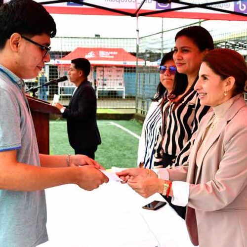 UTC ENTREGA BECAS Y AYUDAS ECONÓMICAS EN LA EXTENSIÓN LA MANÁ