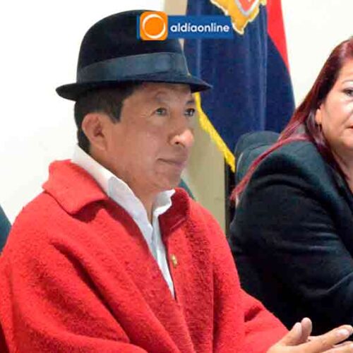 CÉSAR UMAJINGA OFICIALIZA SU PRECANDIDATURA A LA ALCALDÍA DE LATACUNGA POR CENTRO DEMOCRÁTICO (Video)