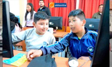U. E. JUAN LEÓN MERA DE JOSEGUANGO ALTO RECIBE EQUIPO DE COMPUTO DE LA MUNICIPALIDA DE LATACUNGA (Video)