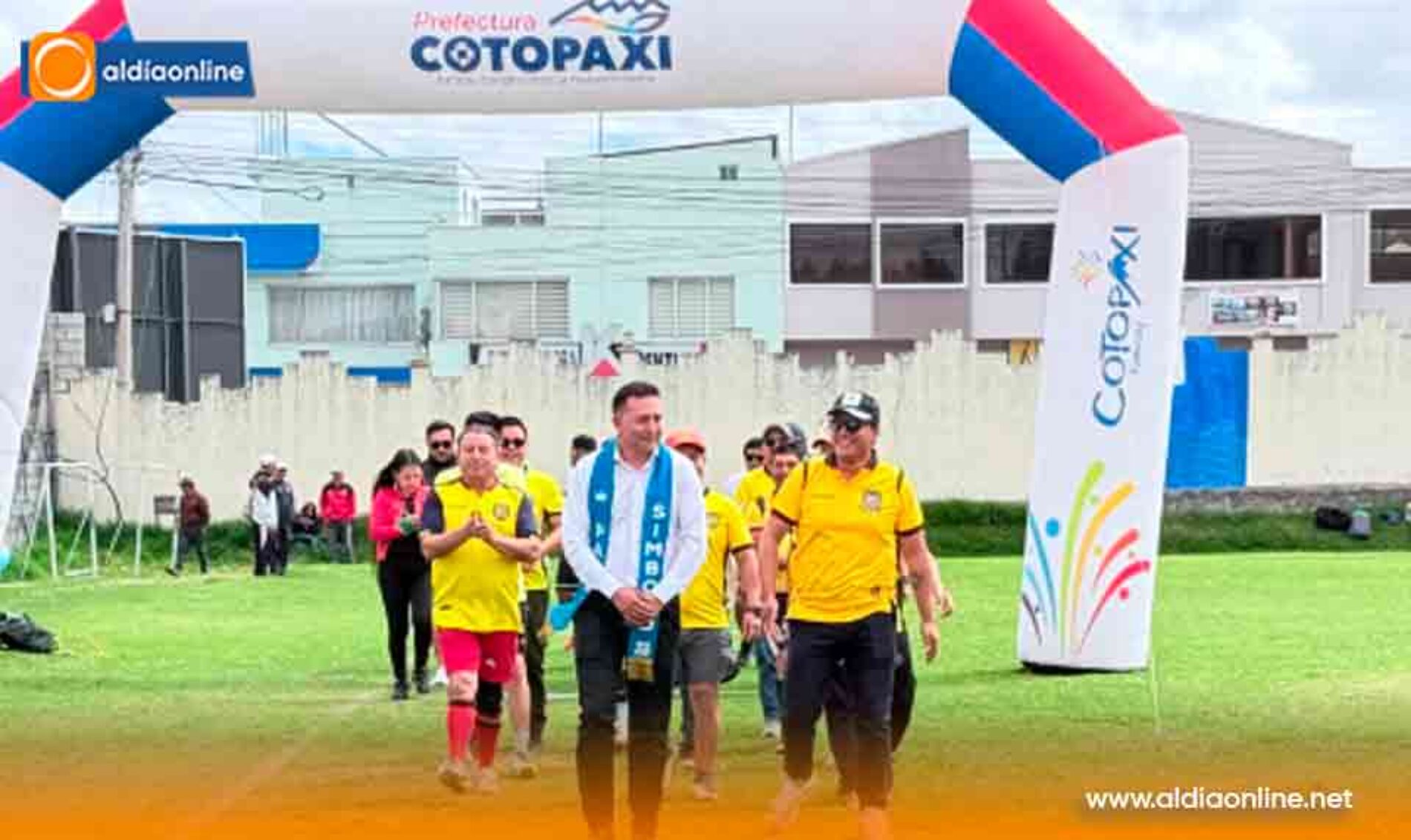 PREFECTURA DE COTOPAXI CELEBRA CON DEPORTE EL DÍA DE PADRE A QUIENES CONSTRUYEN UNA  PROVINCIA  (Video)