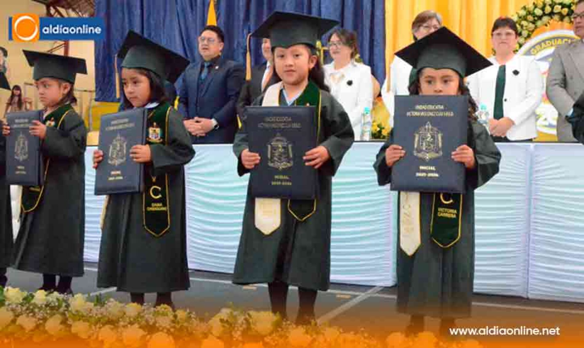 GRADUACIÓN EN LA U. E VITORIA VÁSCONEZ CUVI S.B.E.O DE 125 PEQUEÑOS MARCÓ EL CIERRE DEL AÑO LECTIVO (Video)