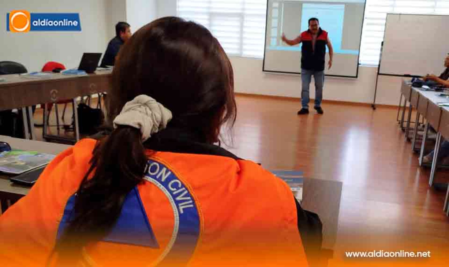 INFORMACIÓN OPORTUNA, VIDAS SEGURAS  COMUNICADORES SE CAPACITAN EN  GESTIÓN DE CRISIS VOLCÁNICA