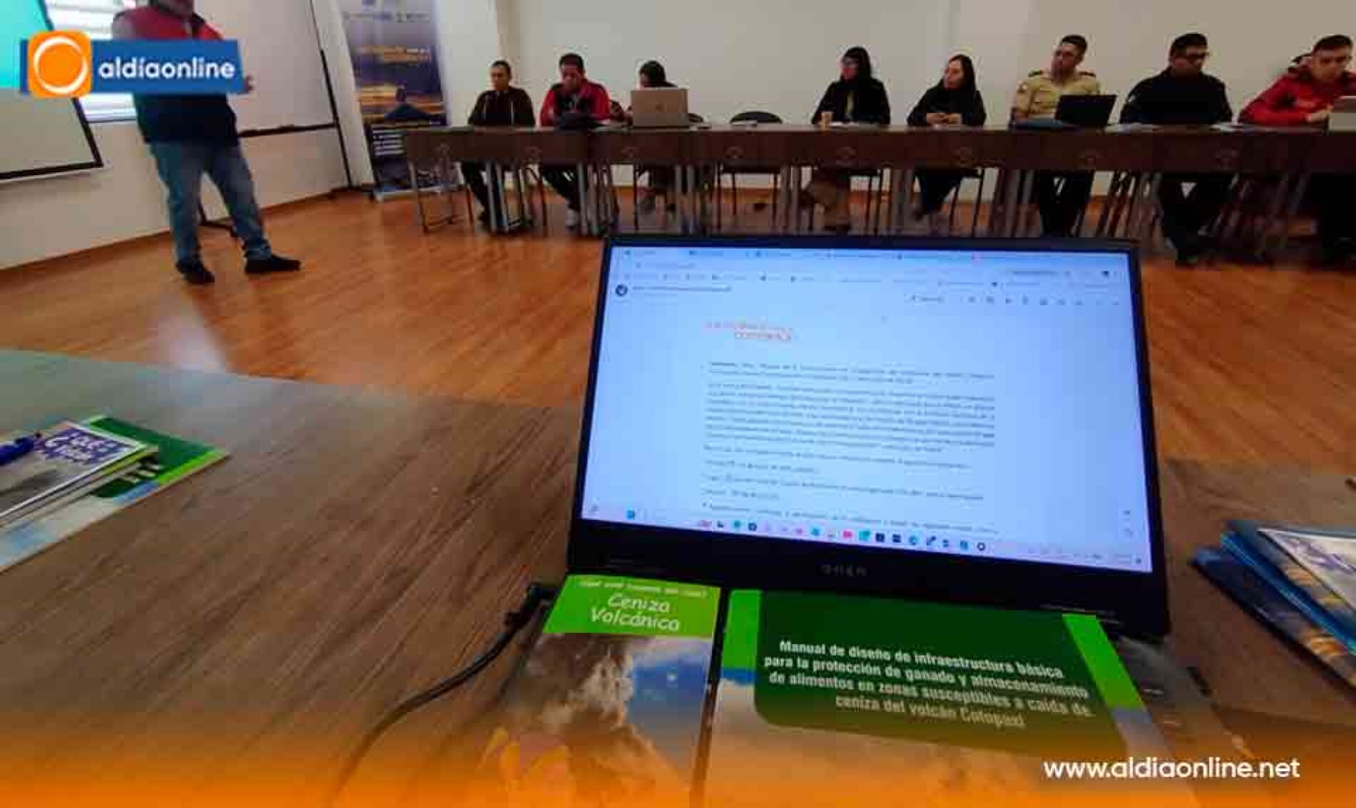 INFORMACIÓN OPORTUNA, VIDAS SEGURAS  COMUNICADORES SE CAPACITAN EN  GESTIÓN DE CRISIS VOLCÁNICA
