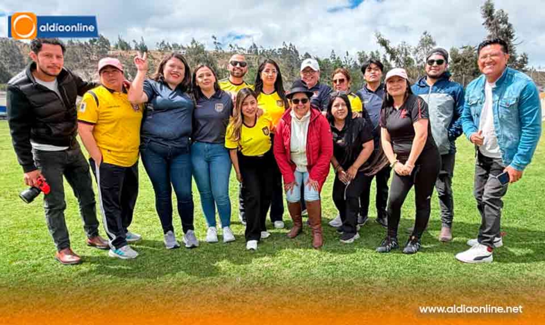 PREFECTURA DE COTOPAXI CELEBRA CON DEPORTE EL DÍA DE PADRE A QUIENES CONSTRUYEN UNA  PROVINCIA  (Video)