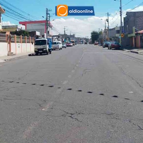 INTERVENCIÓN EN PUNTOS CRÍTICOS DE ALCANTARILLADO EN VÍA MIGUEL ITURRALDE COMPROMISO DE MUNICIPIO DE LATACUNGA (Video)