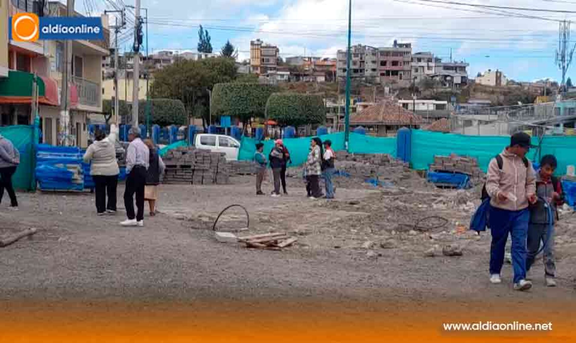 OBRA INCONCLUSA MOTIVA A MORADORES DE BARRIO LA LAGUNA A MOVILIZARSE AL MUNICIPIO PARA SER ESCUCHADOS Y ATENDIDOS