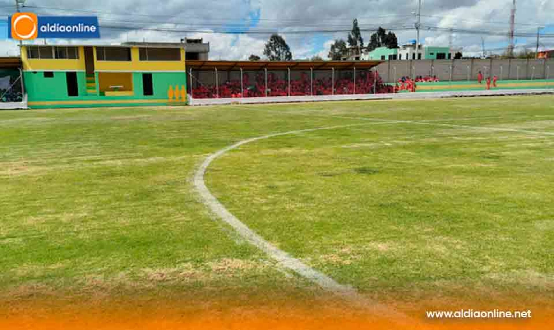 MINISTRA DE EDUCACIÓN Y DEPORTES HIZO ENTREGA ESTADIO DE LIGA CANTONAL DE SAQUISILÍ REPOTENCIADO (Video)