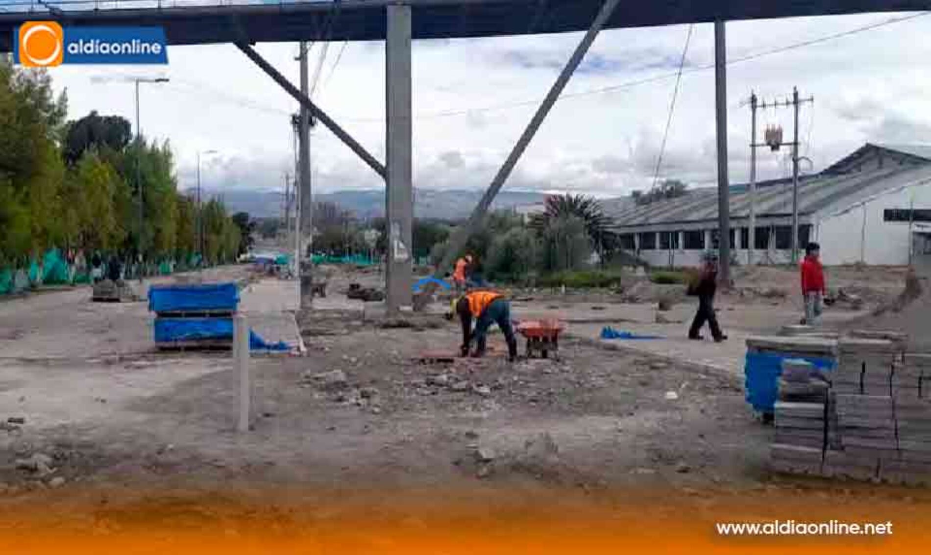 OBRA INCONCLUSA MOTIVA A MORADORES DE BARRIO LA LAGUNA A MOVILIZARSE AL MUNICIPIO PARA SER ESCUCHADOS Y ATENDIDOS
