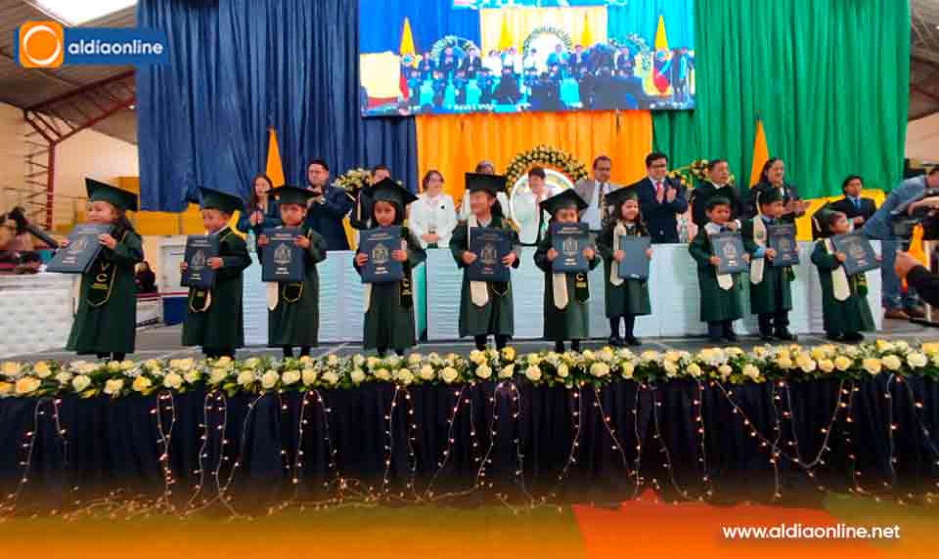 GRADUACIÓN EN LA U. E VITORIA VÁSCONEZ CUVI S.B.E.O DE 125 PEQUEÑOS MARCÓ EL CIERRE DEL AÑO LECTIVO (Video)
