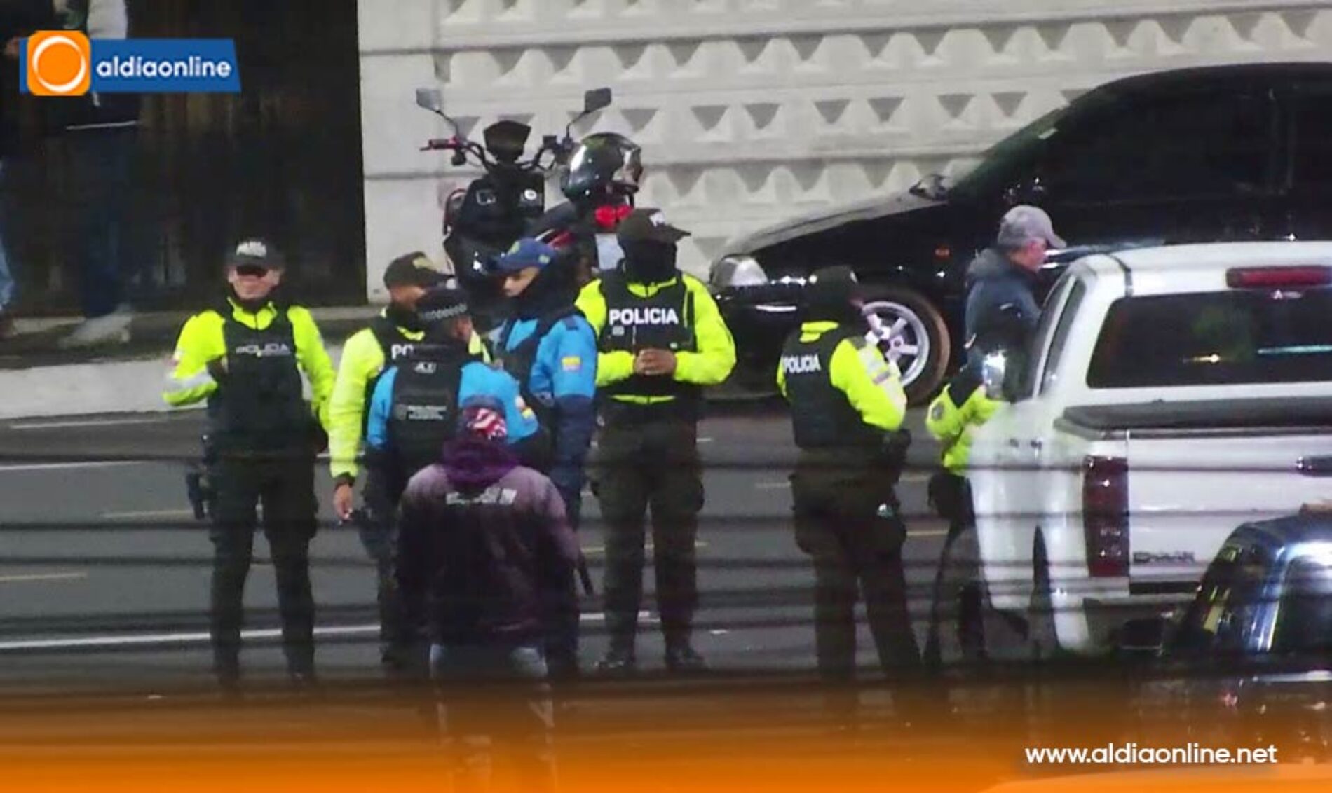 OPERATIVO CONJUNTO EN LATACUNGA DEJA SANCIONES A ESTABLECIMIENTOS Y RETIRA A PERSONAS QUE CONSUMÍAN ALCOHOL 