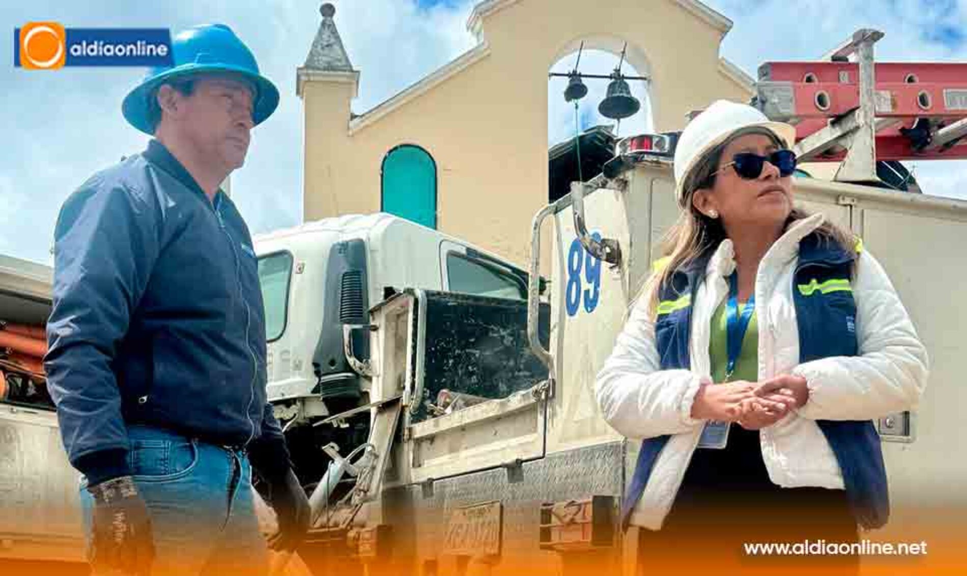 ELEPCO EJECUTA REUBICACIÓN DE POSTES PARA FORTALECER EL SERVICIO ELÉCTRICO EN LA COMUNIDAD ALPAMALAG EL RELLENO