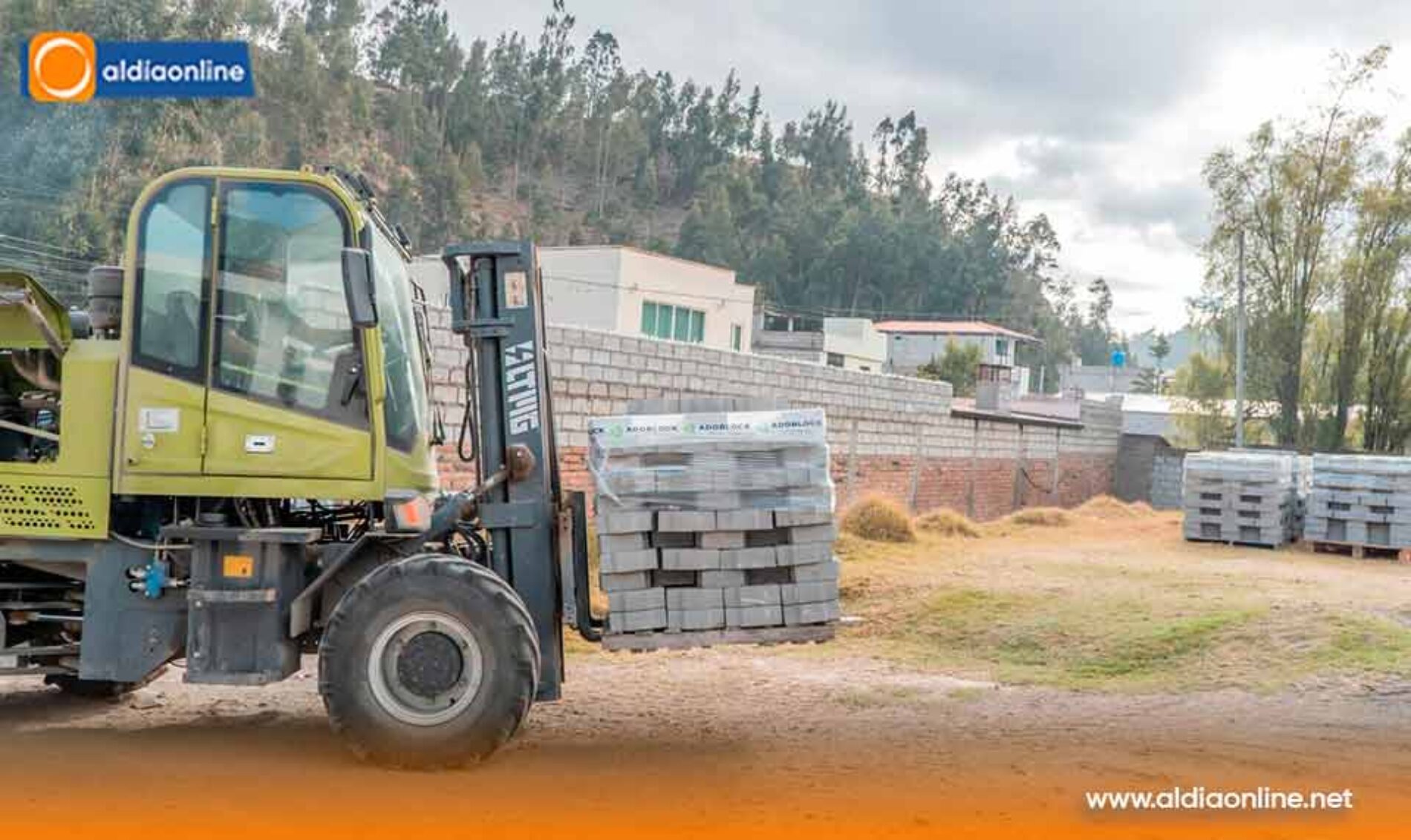 BARRIO VERTIENTES DE LOCOA RECIBE ADOQUINES PARA MEJORAR LA MOVILIDAD Y SUS VÍAS