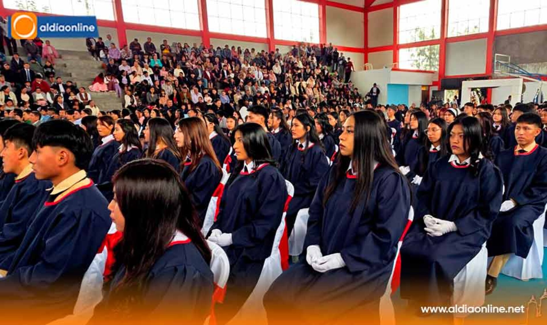 ALCALDE JUAN PAÚL PACHECO ACOMPAÑA LA GRADUACIÓN DE BACHILLERES DE LA UNIDAD EDUCATIVA SALCEDO