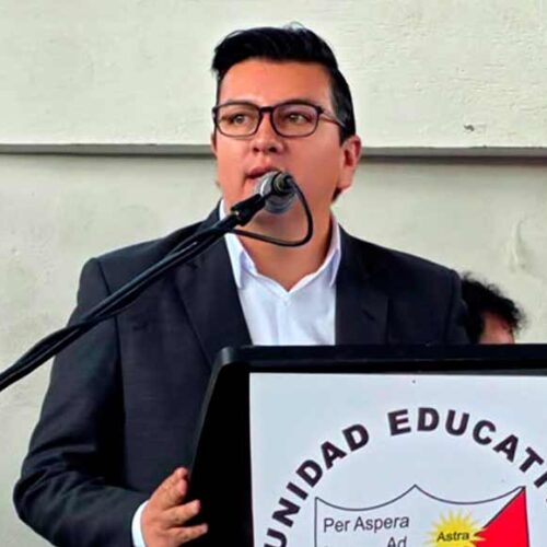 ALCALDE JUAN PAÚL PACHECO ACOMPAÑA LA GRADUACIÓN DE BACHILLERES DE LA UNIDAD EDUCATIVA SALCEDO