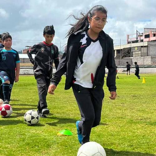 MÁS DE 400 NIÑOS PARTICIPAN EN LOS CURSOS VACACIONALES IMPULSADOS POR EL GAD SALCEDO