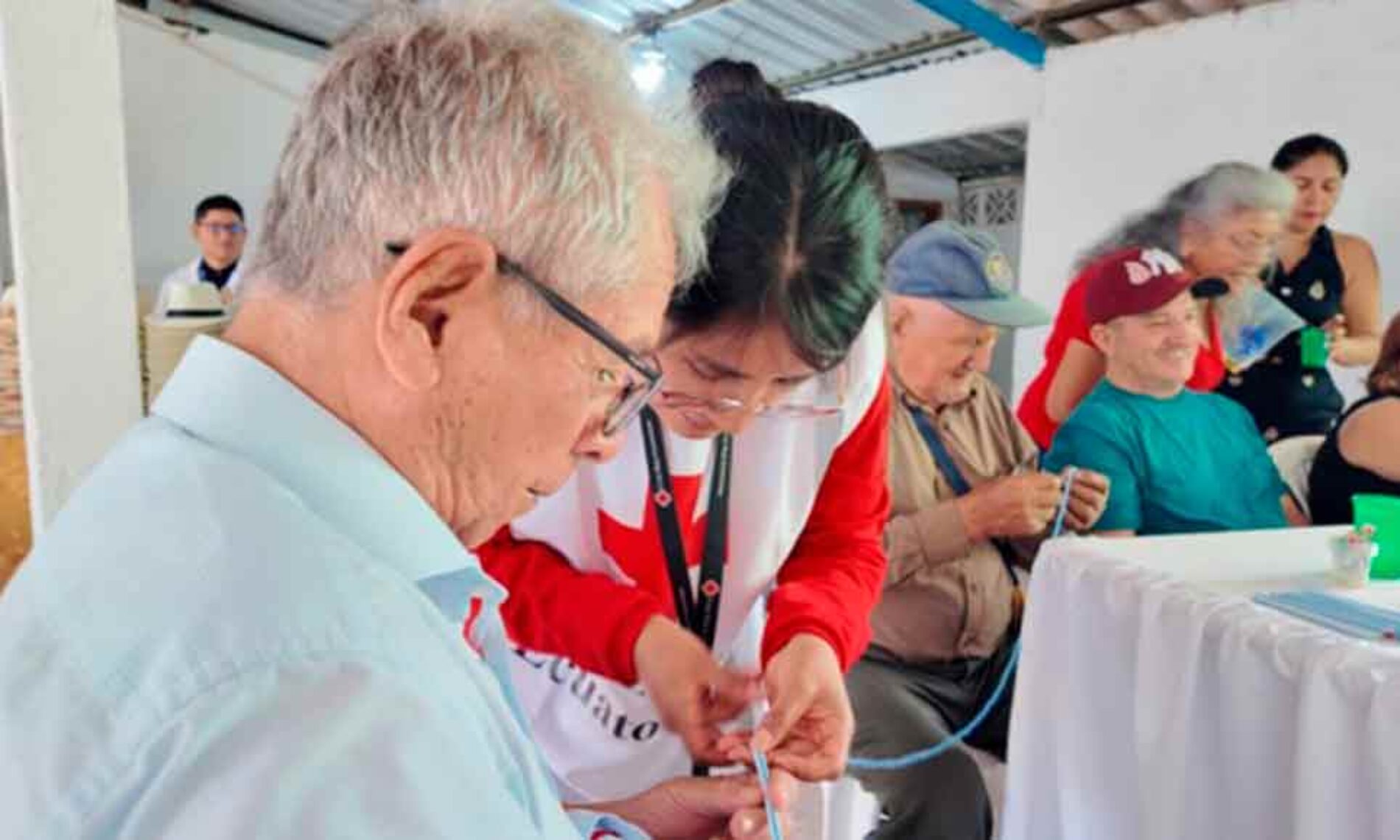 CRUZ ROJA COTOPAXI PROMOVIÓ EL BIENESTAR DE LAS PERSONAS ADULTAS MAYORES EN LA MANÁ