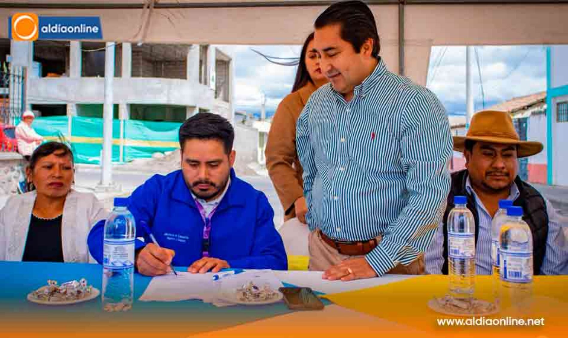 MUNICIPIO DE LATACUNGA CONSTRUIRÁ NUEVO BLOQUE DE AULAS EN LA UNIDAD EDUCATIVA MANUEL GONZALO ALBÁN RUMAZO (Vivdeo)