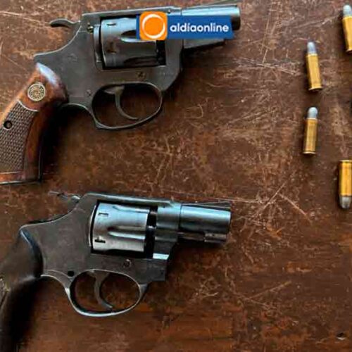 EJÉRCITO DECOMISA DOS REVÓLVERES Y MUNICIONES EN OPERATIVO POR PORTE ILEGAL DE ARMAS EN LA MANÁ