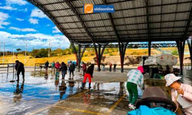 DIRECCIÓN DE SERVICIOS PÚBLICOS REALIZA NUEVA MINGA DE LIMPIEZA EN LA PLAZA ZUMBALICA
