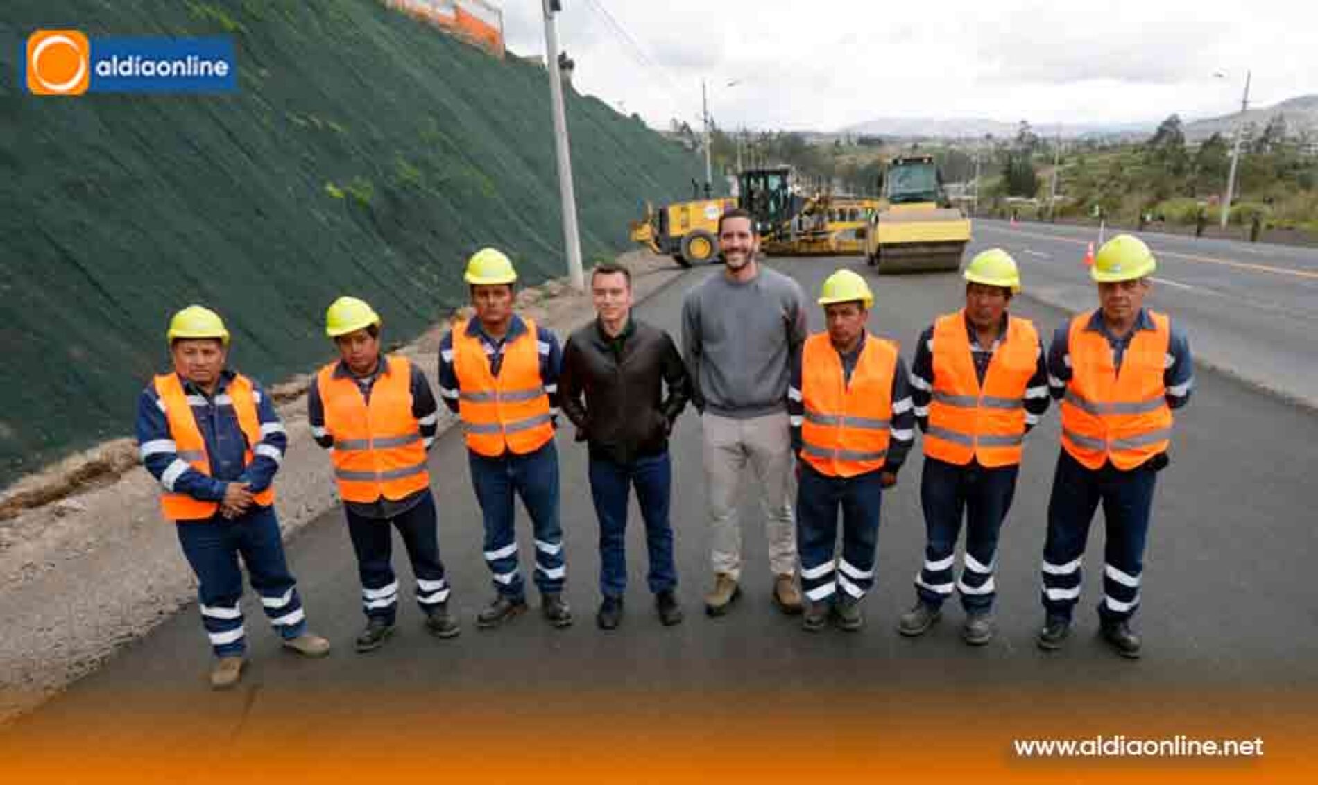 PRESIDENTE NOBOA Y MINISTRO LUQUE   SUPERVISARON EL AVANCE DE LOS  TRABAJOS DE AMPLIACIÓN DE LA  VÍA YAMBO-AMBATO