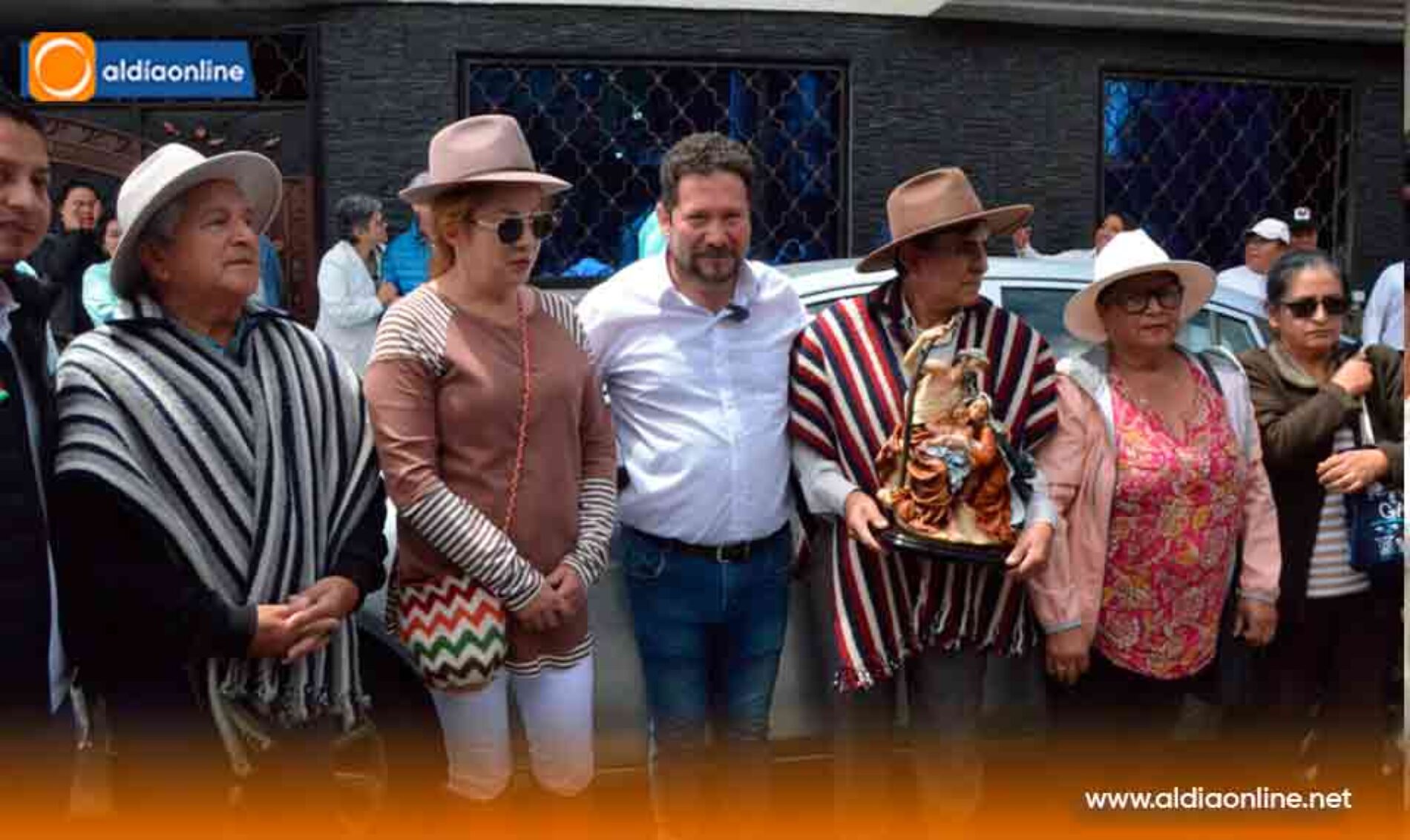 JORGE VELOZ PRIOSTE MAYOR DE FESTIVIDADES DE EL TINGO LA ESPERANZA EN SUS 165 AÑOS DE PARROQUIALIZACIÓN (Videos)