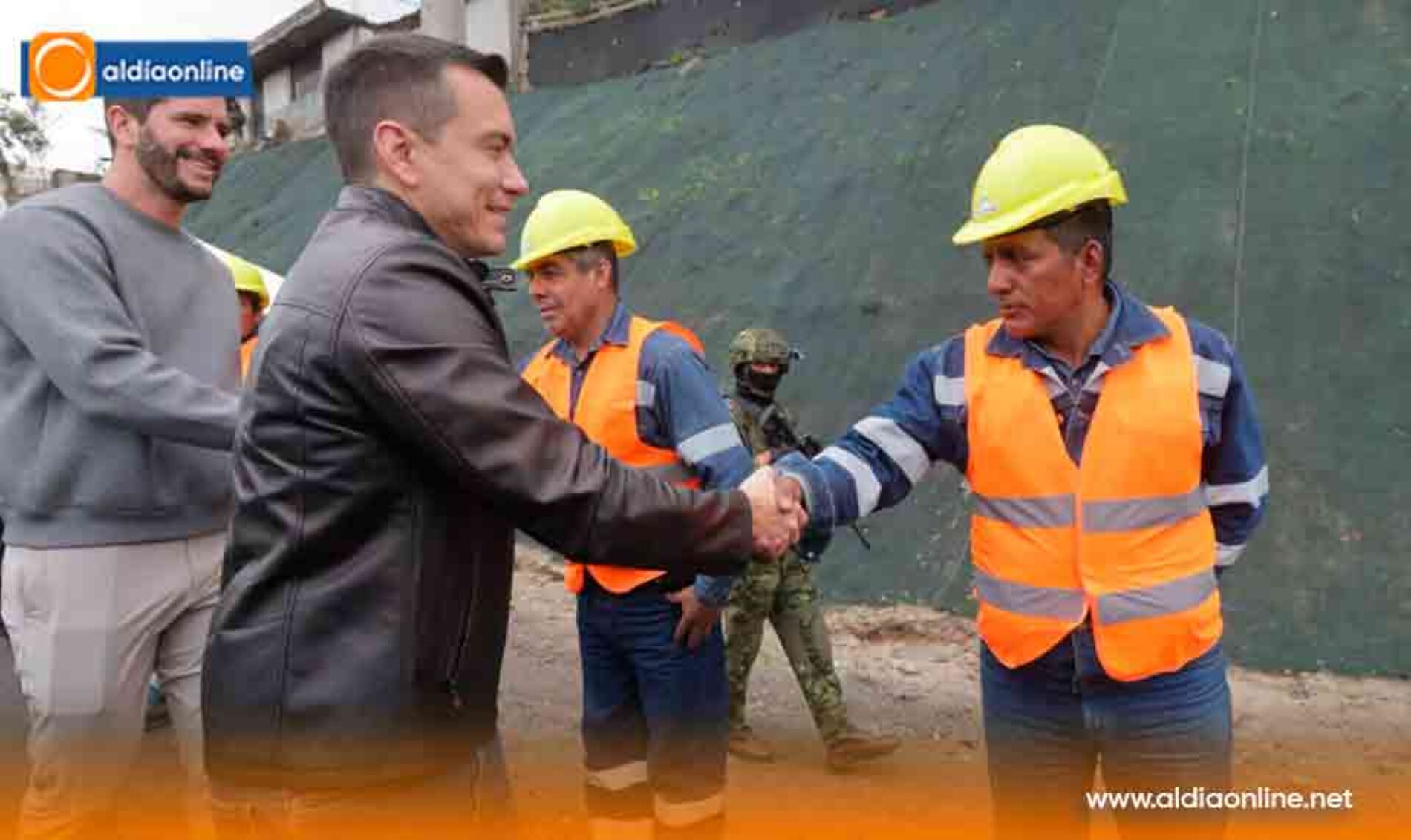 PRESIDENTE NOBOA Y MINISTRO LUQUE   SUPERVISARON EL AVANCE DE LOS  TRABAJOS DE AMPLIACIÓN DE LA  VÍA YAMBO-AMBATO