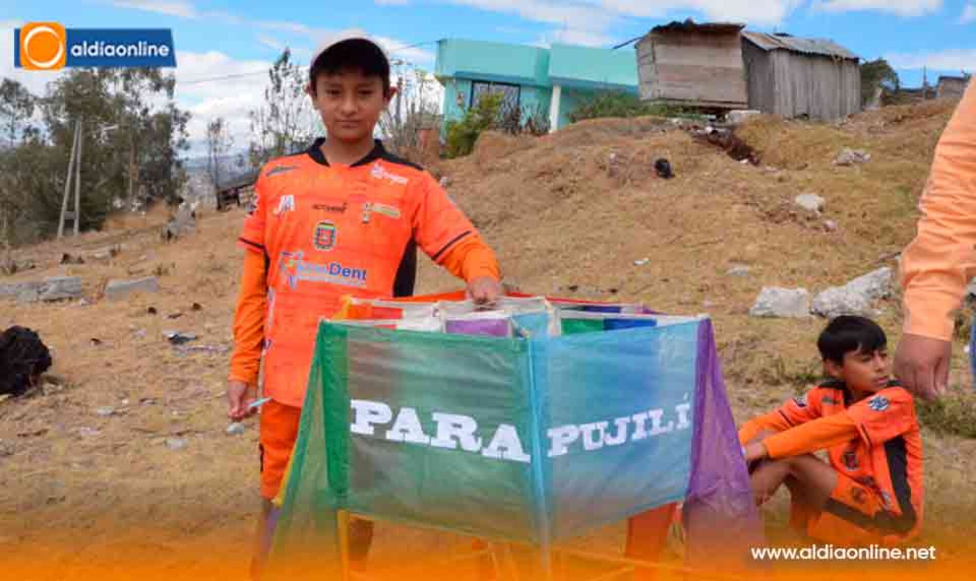 EL CIELO DE PUJILÍ SE LLENÓ DE COLOR,  CON EL CONCURSO “COMETAZO VELOZ”  EN EL SINCHAGUASÍN (Video)