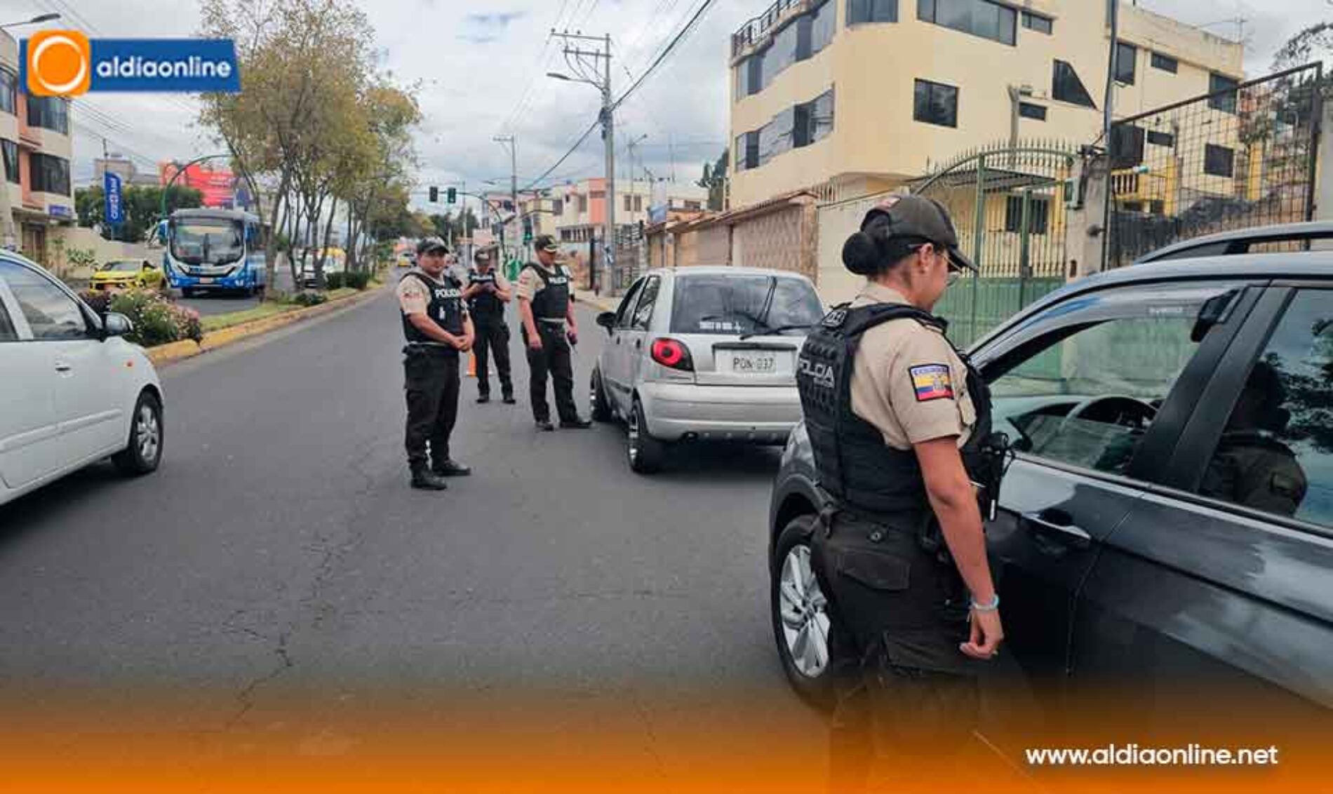 POLICÍA EJECUTA OPERATIVO “CONVOY” PARA PREVENIR DELITOS Y FORTALECER LA SEGURIDAD EN AMBATO SUR