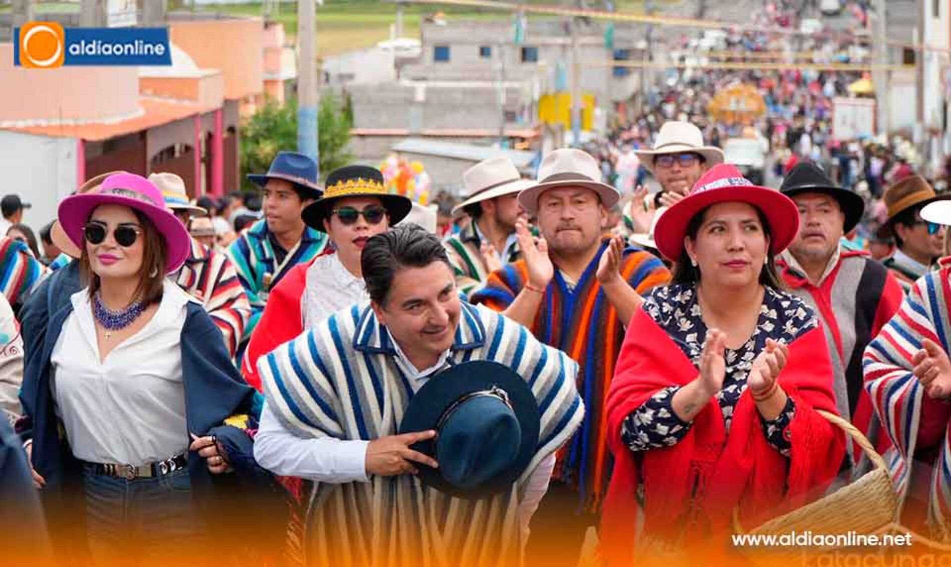 BELISARIO QUEVEDO CELEBRA 90 AÑOS DE PARROQUIALIZACIÓN CON UN DESFILE LLENO DE TRADICIÓN Y FE